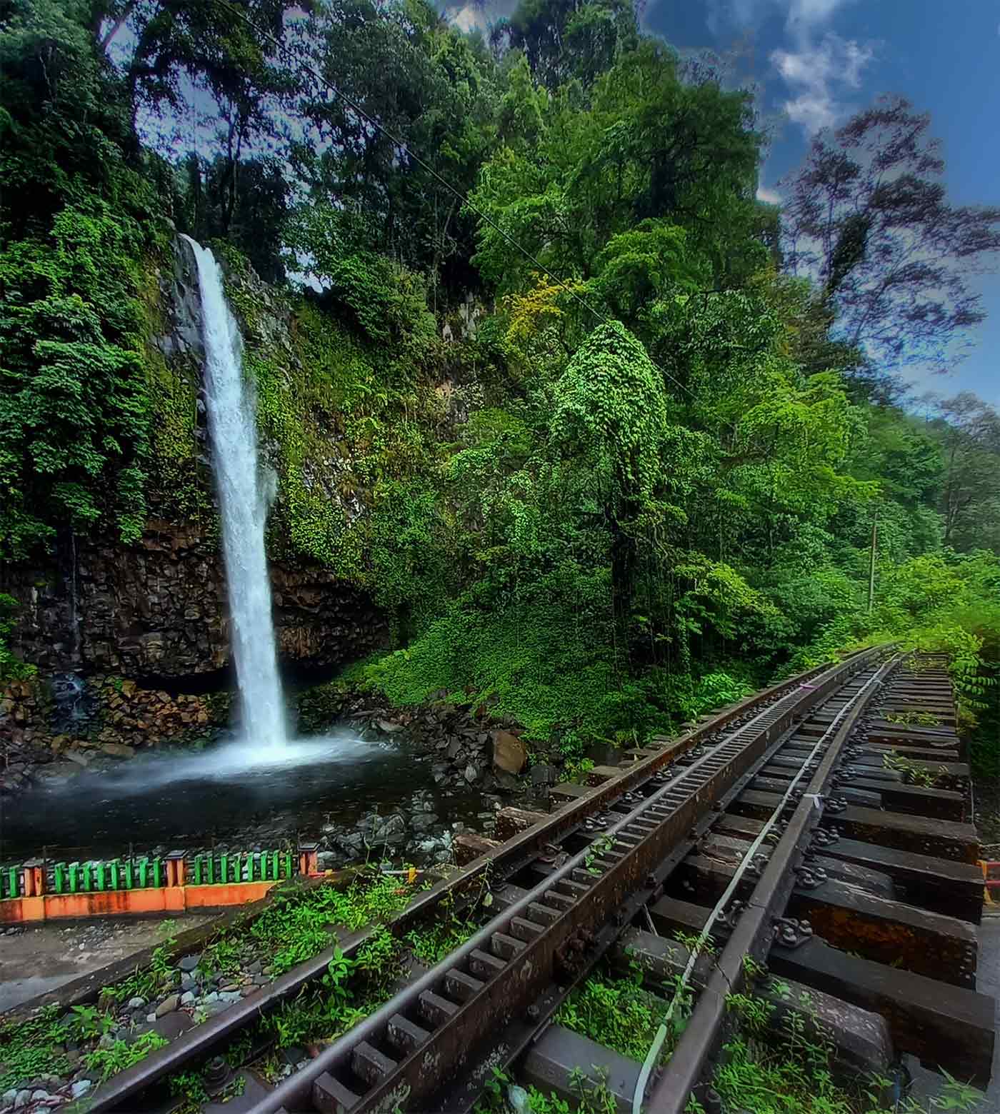 Lembah Anai: Wisata Alam Terbaik